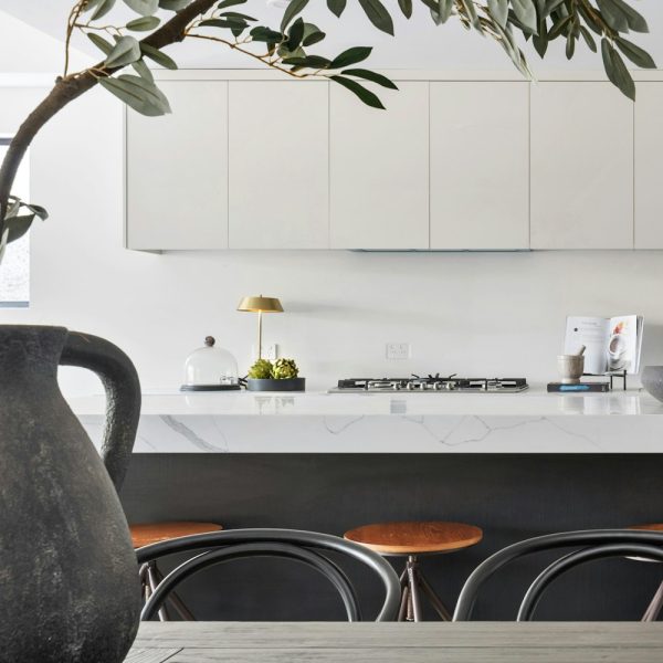 Span Dining Table